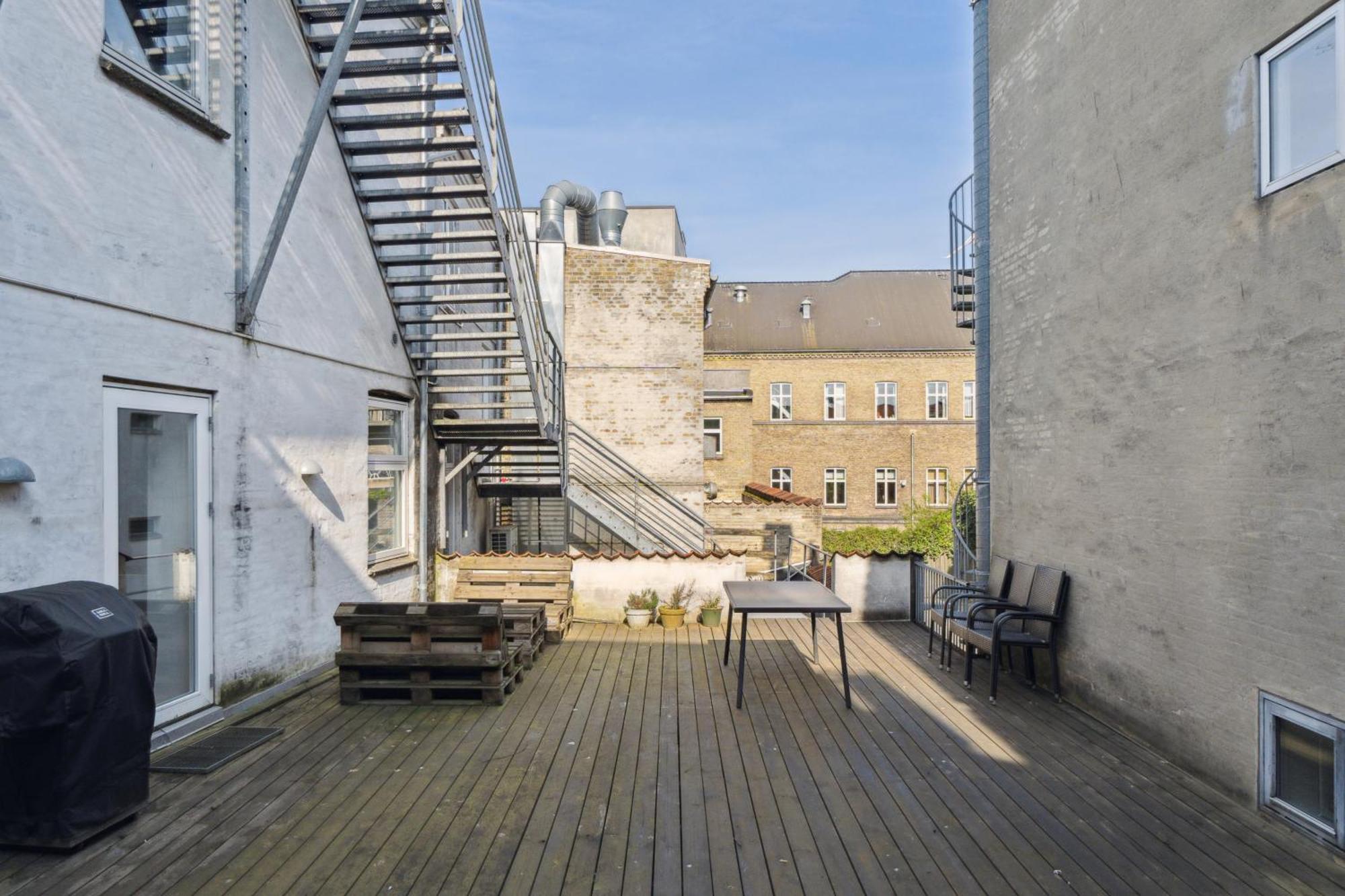 Apartament 2br -luxury 300 M From Magasin